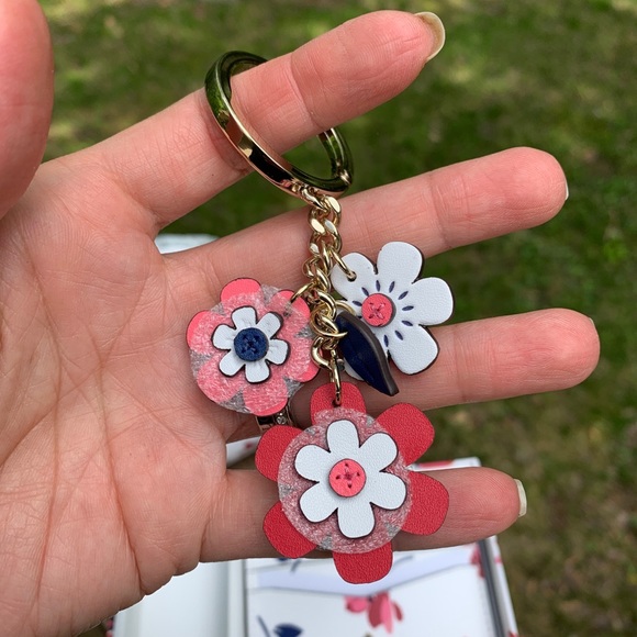 Auth. Kate spade floral leather card case & keychn - Picture 5 of 8